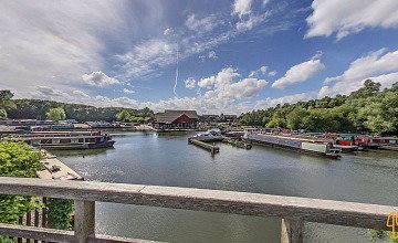 Lock Quay Bar and Restaurant